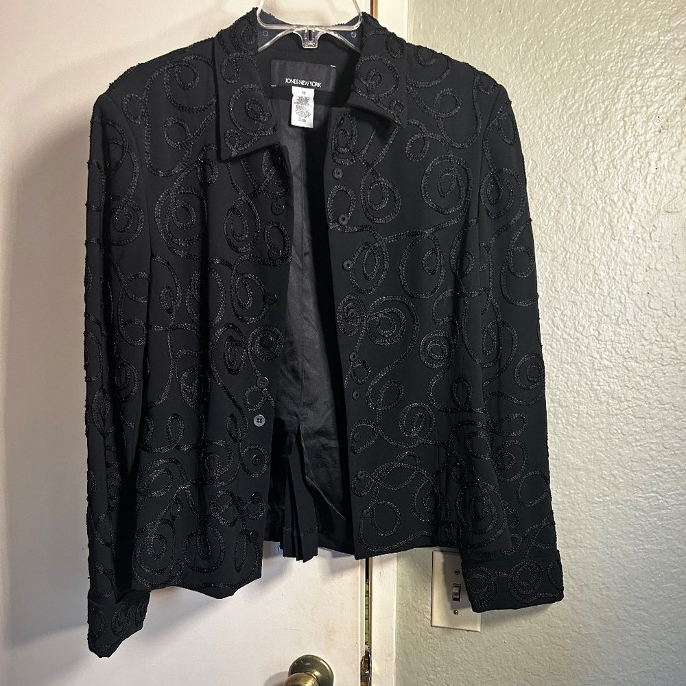 EUC Size 10 Jones New York Large Black Blazer